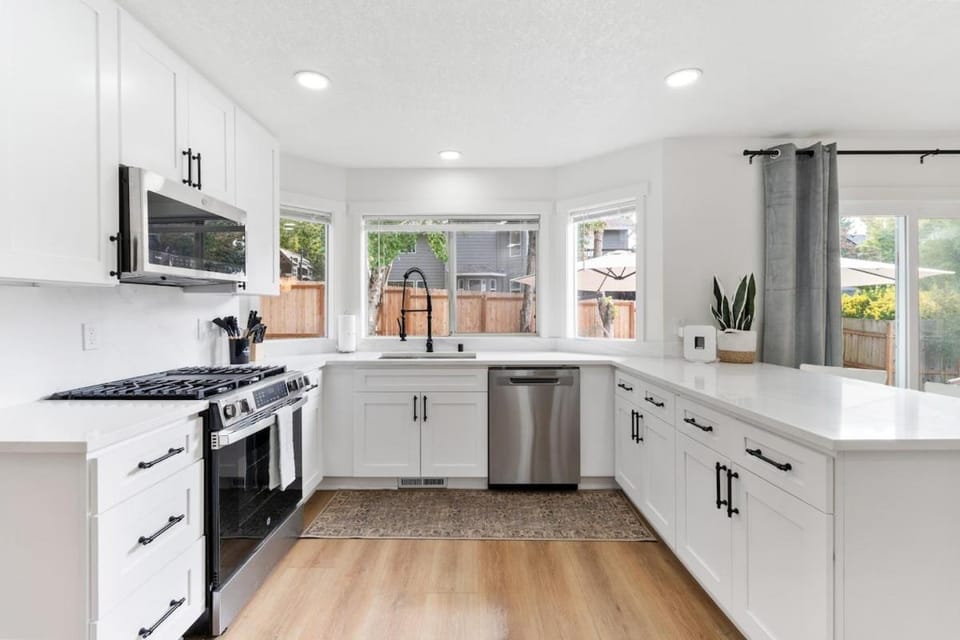 Kitchen or kitchenette, oven, stove, toaster