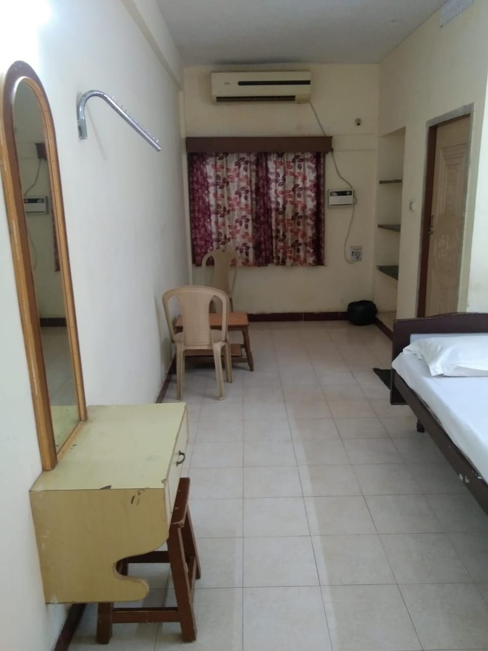 Blue star guest house Bed and Breakfast in Tamil Nadu