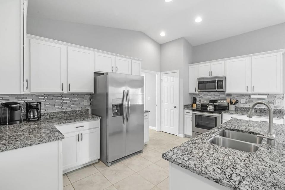 The Cape Escape Pet Friendly Modern Retreat House in Cape Coral