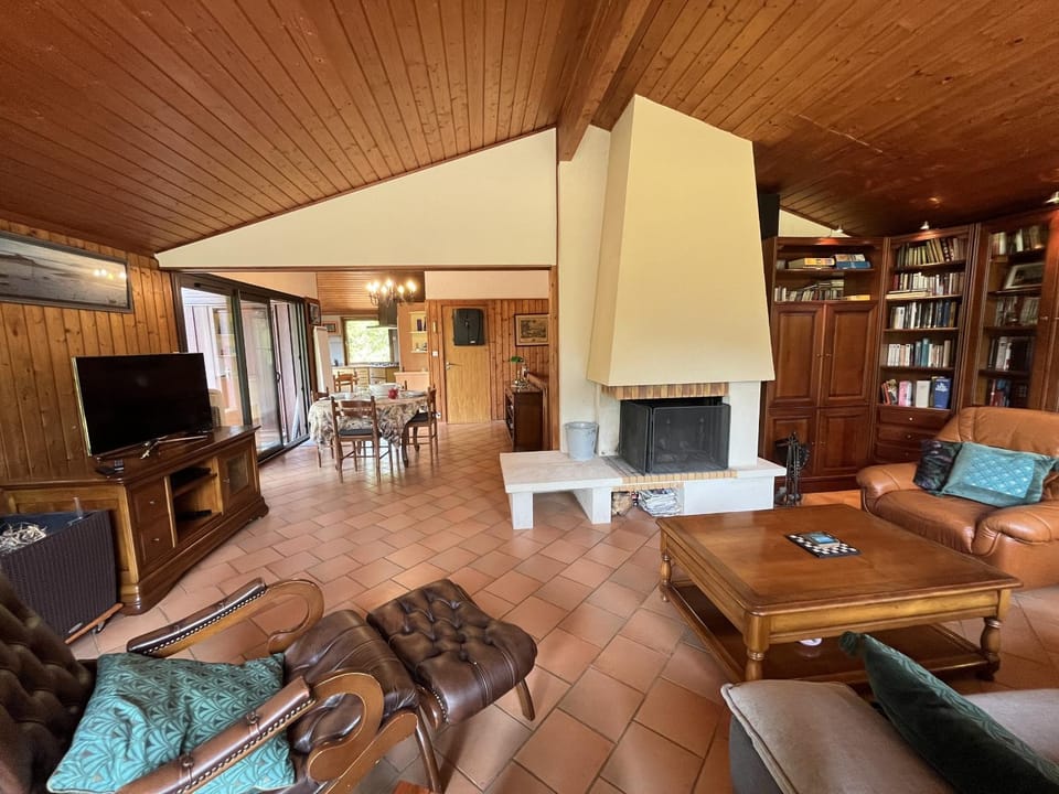 Communal lounge/ TV room, Living room