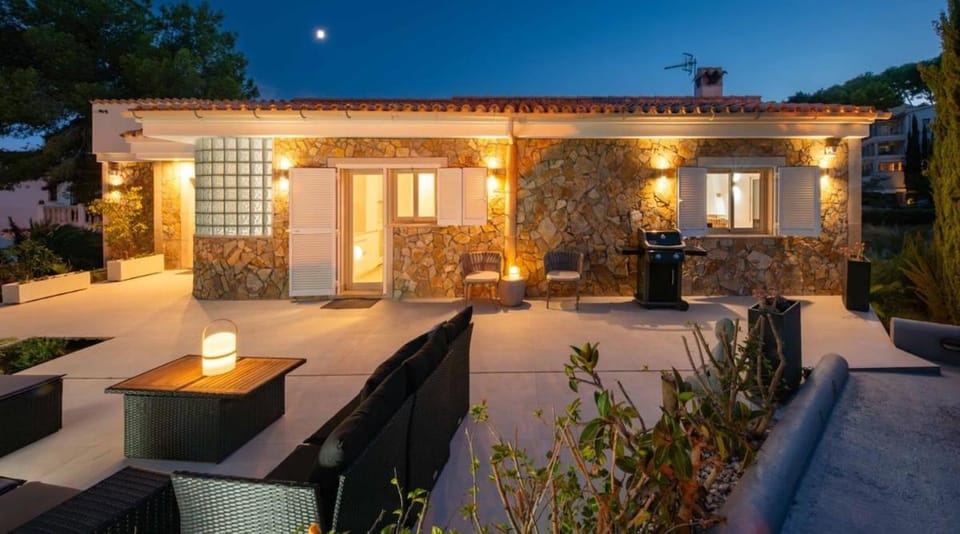 Exklusiv Villa with sea view and Pool in Paguera Villa in Serra de Tramuntana