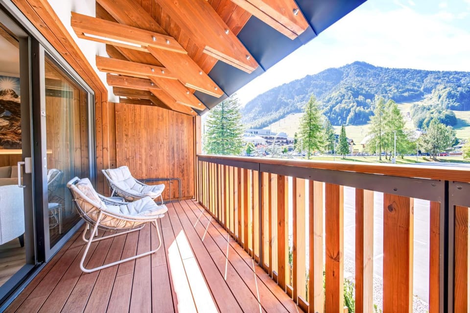 Balcony/Terrace, Mountain view