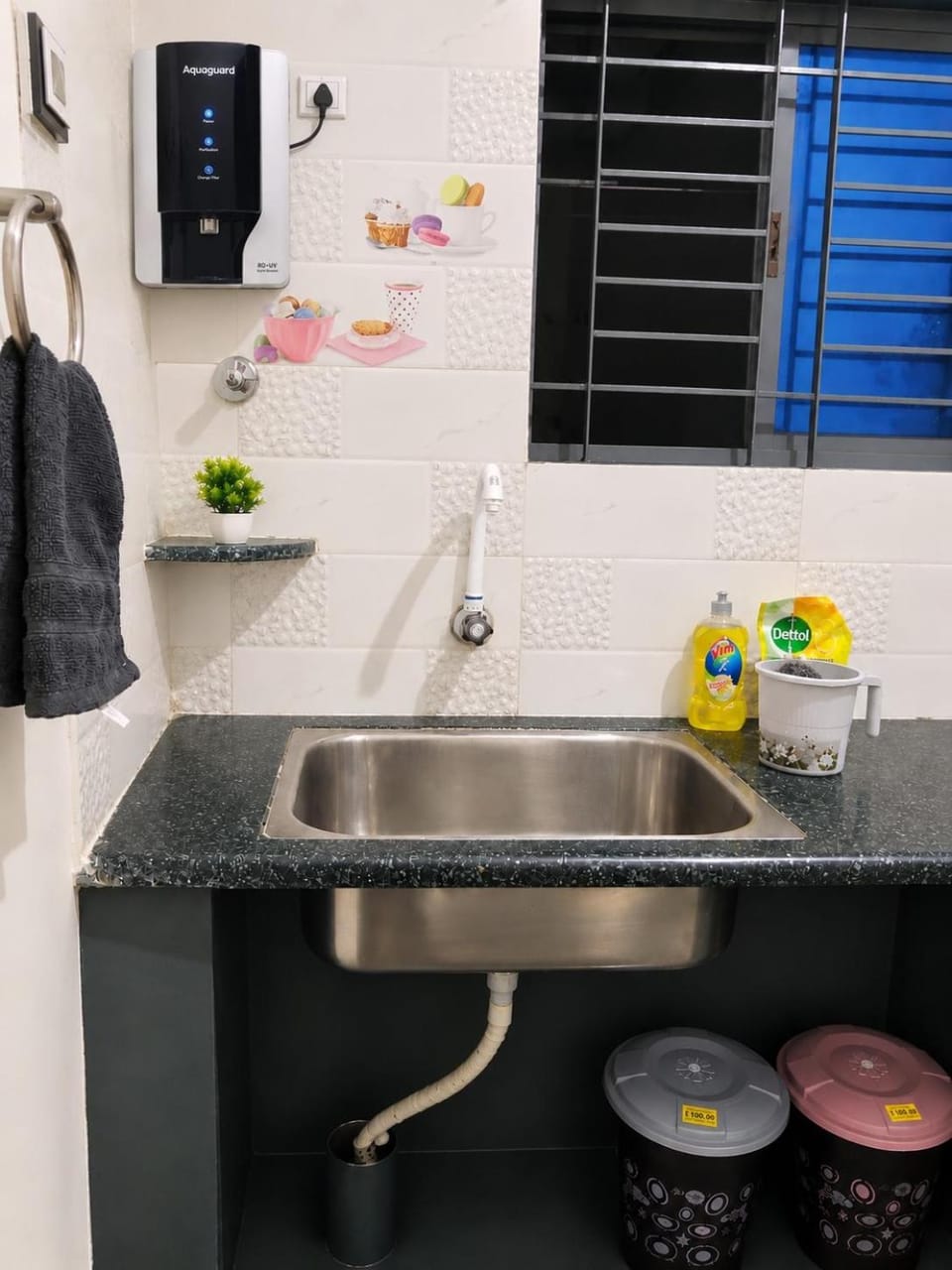 Kitchen or kitchenette