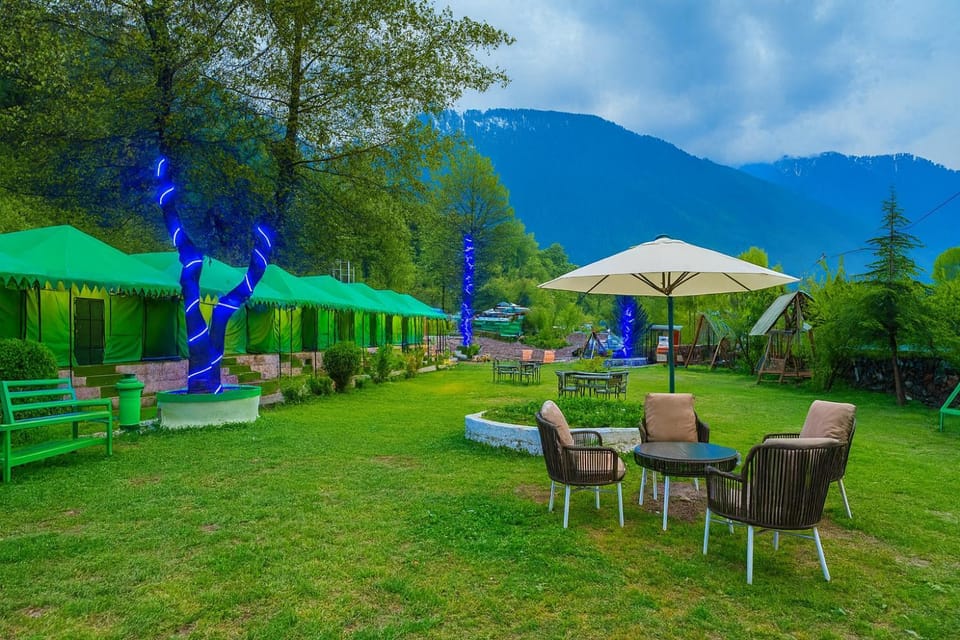 The Himalayan Swiss Cottage with Bonfire, Manali - A Riverside Retreat Apartment in Manali