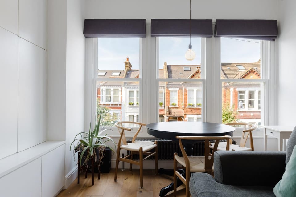 Beautiful 2BDR Flat Right by Clapham Common Apartment in London