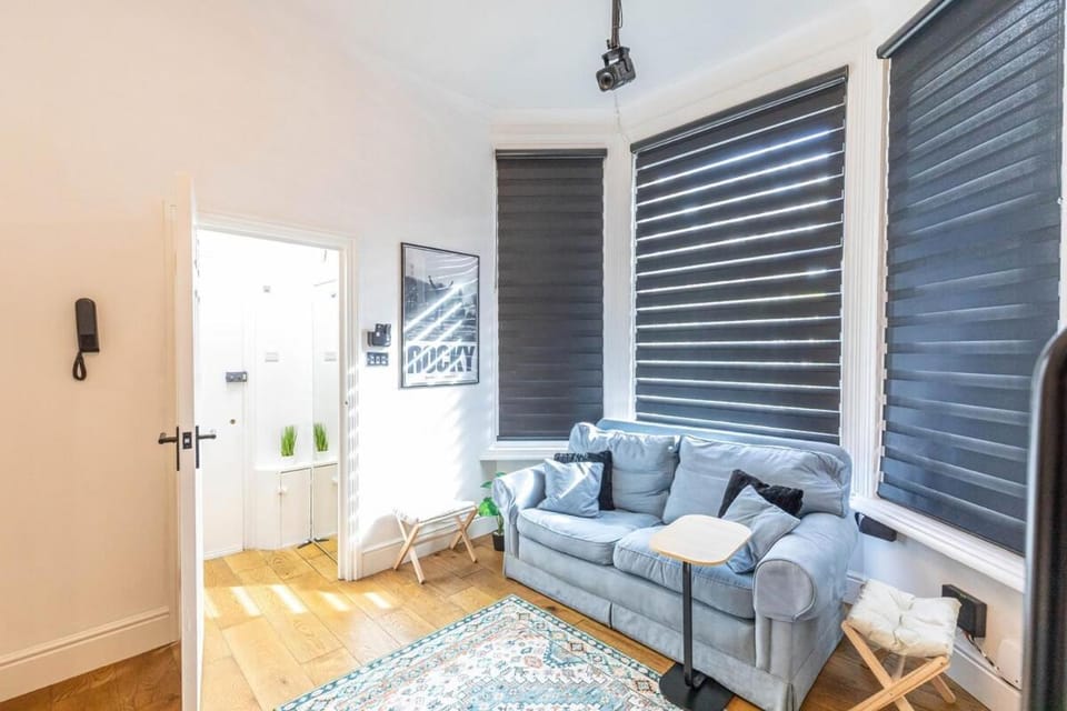 Modern studio flat with parking, close to the centre Apartment in Southampton