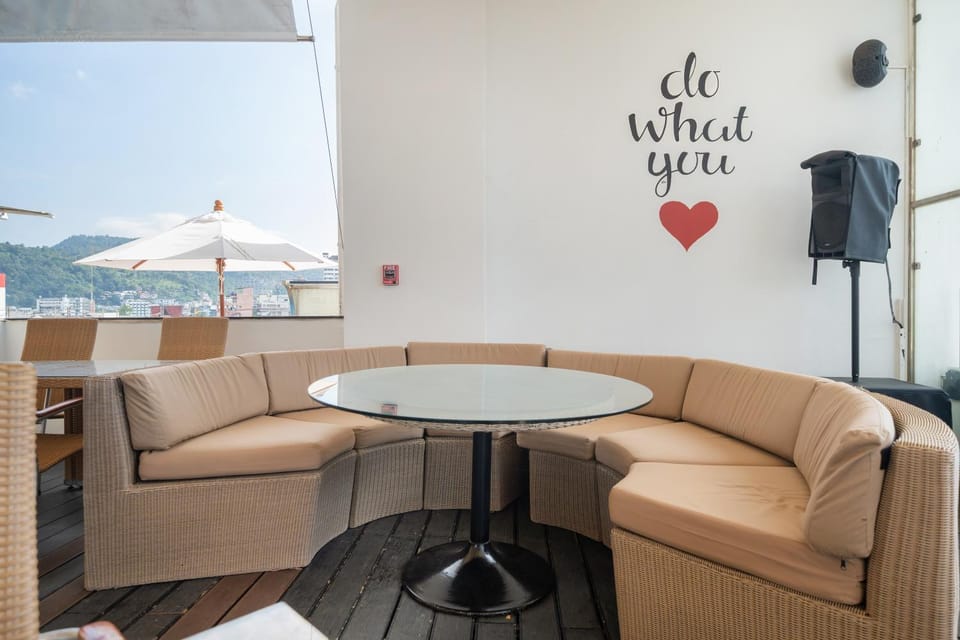 Seating area