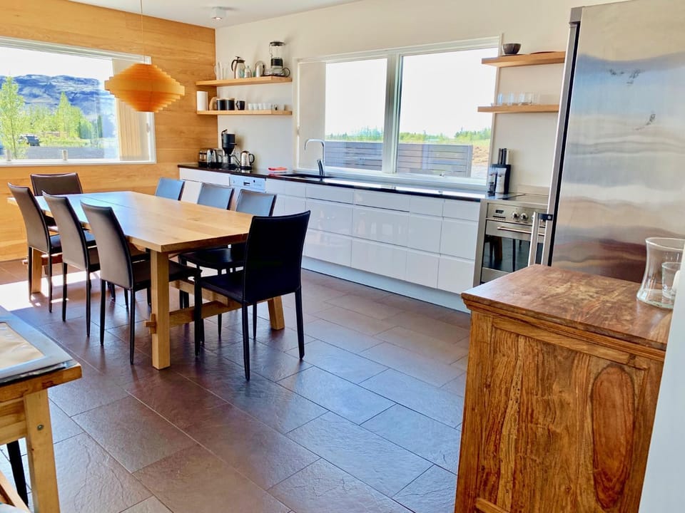 Kitchen or kitchenette, Dining area, Garden view, Mountain view