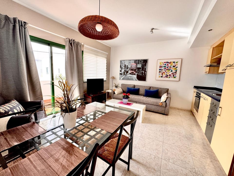 Kitchen or kitchenette, Living room, Dining area