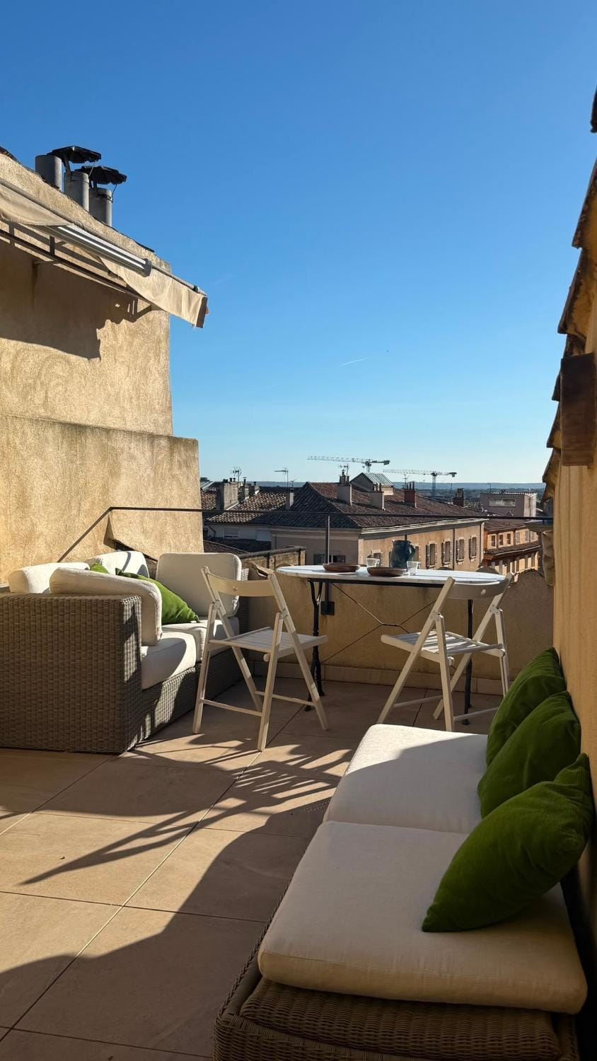 Duplex with terrace and air conditioning Apartment in Aix-en-Provence
