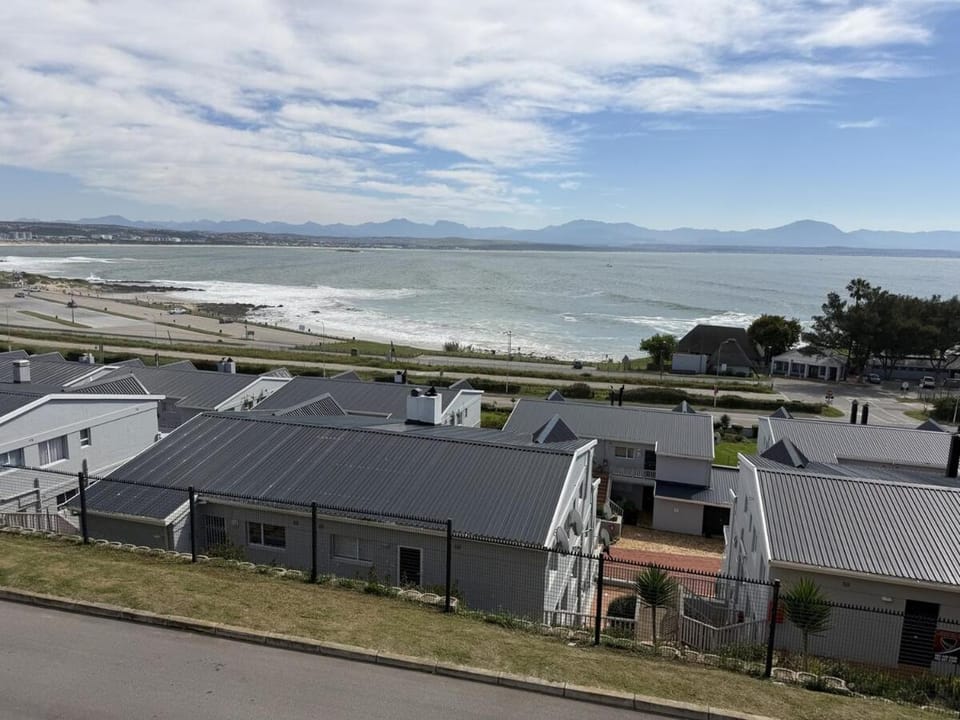 Neighbourhood, Natural landscape, Sea view