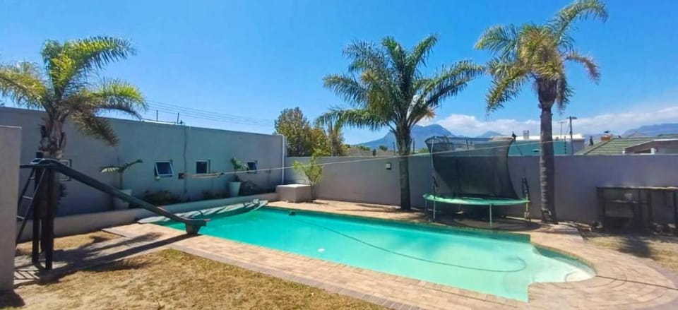 Munnik Residence House in Cape Town