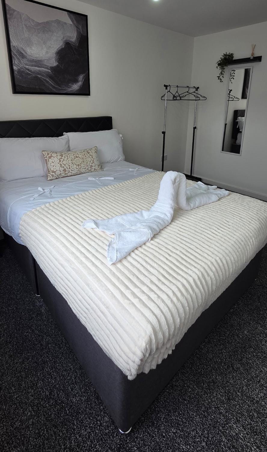 Burton House - 2BR - Sleeps 4 - Flat 2 Apartment in Barry
