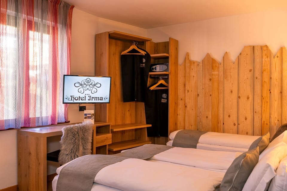 TV and multimedia, Photo of the whole room, wardrobe