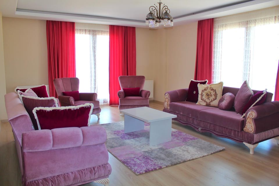 Living room, Seating area