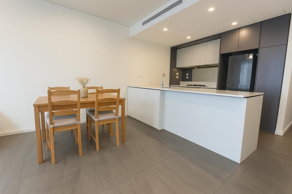 Camperdown 3BR Retreat Sydney Uni 2Bath Parking Apartment in Sydney