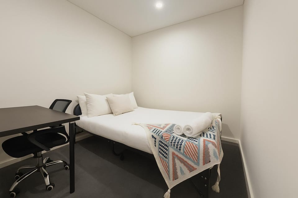 Camperdown 3BR Retreat Sydney Uni 2Bath Parking Apartment in Sydney