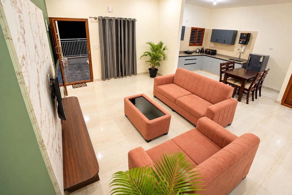 Communal lounge/ TV room, TV and multimedia, Kitchen or kitchenette, Living room, Seating area, Evening entertainment