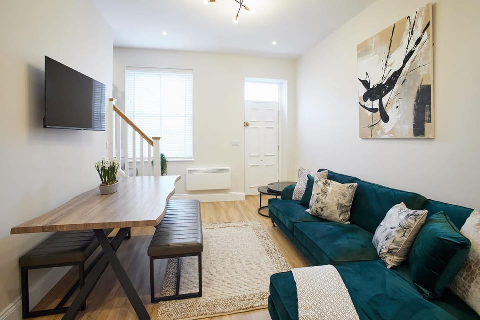 TV and multimedia, Living room, Dining area