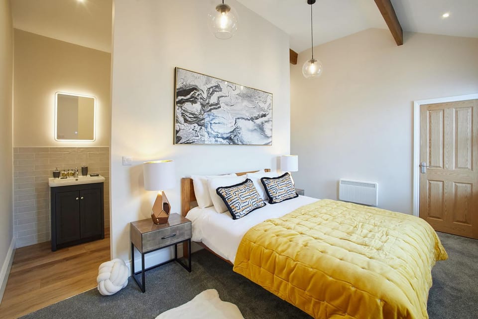 Bed, Photo of the whole room, Bedroom