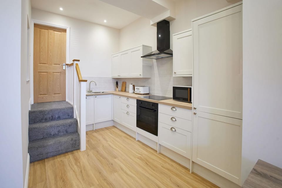 Kitchen or kitchenette, dishwasher