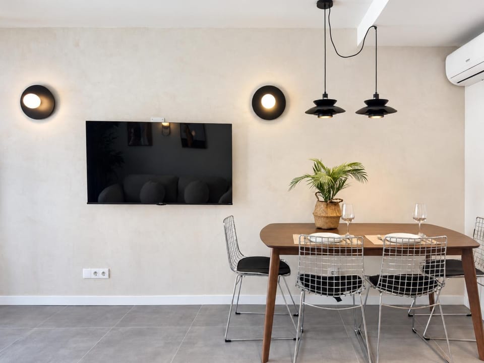 TV and multimedia, Dining area, air conditioner