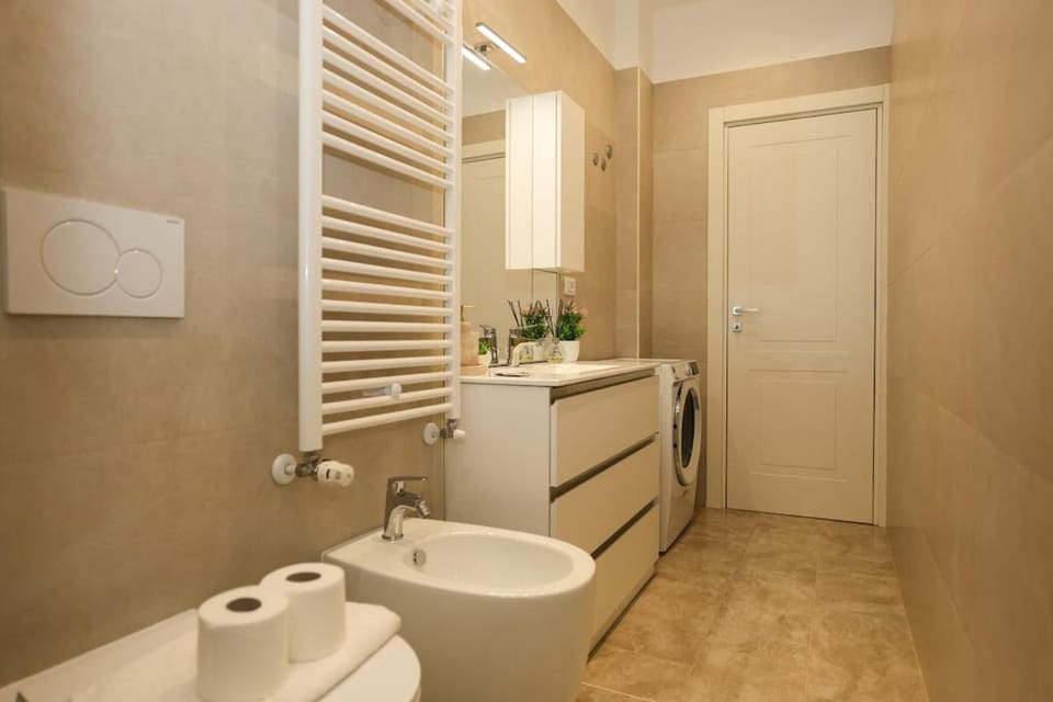 Toilet, Bathroom
