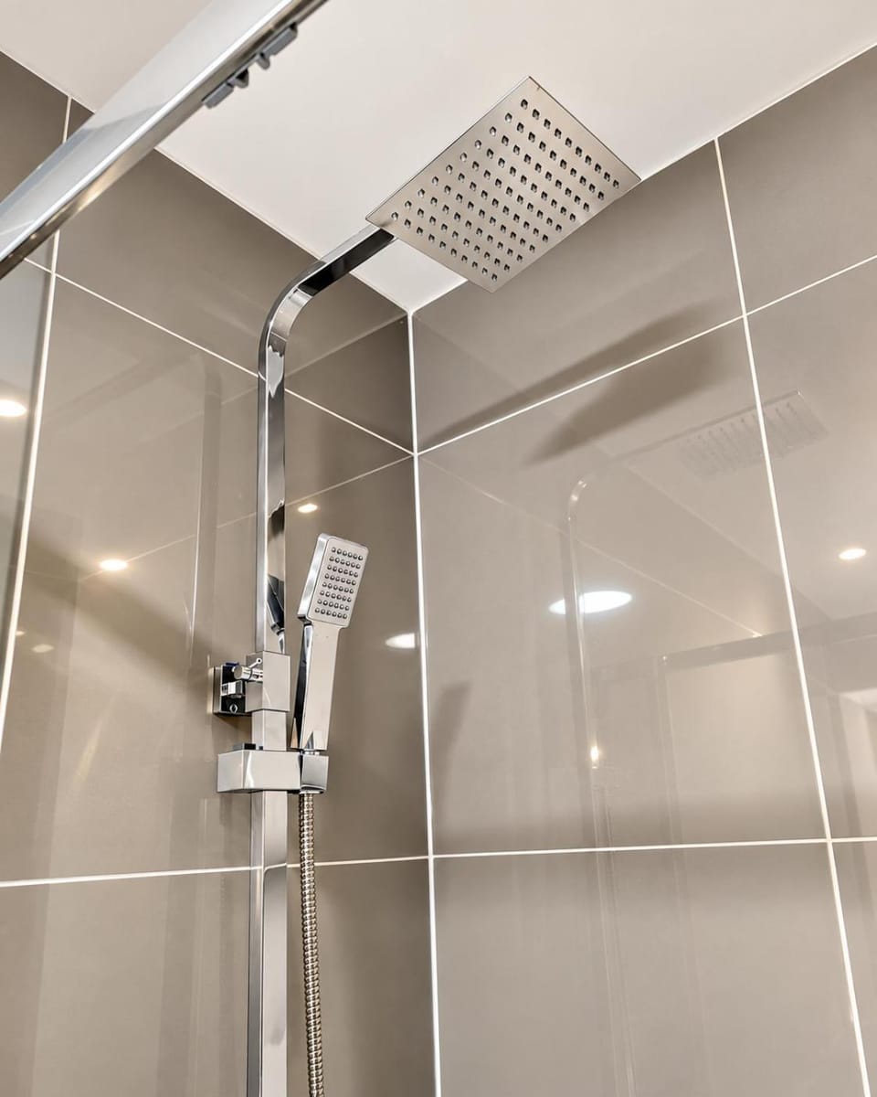 Modern Cardiff 1BR Flat, Sleeps 6, Aparthotel 1, New Apartment in Cardiff