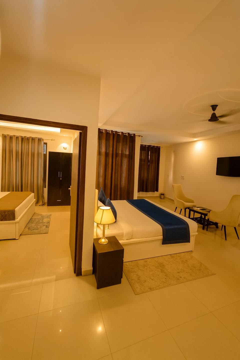 Communal lounge/ TV room