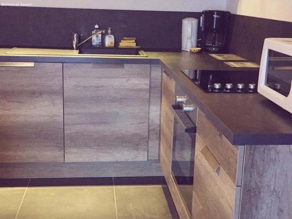 Kitchen or kitchenette, Living room