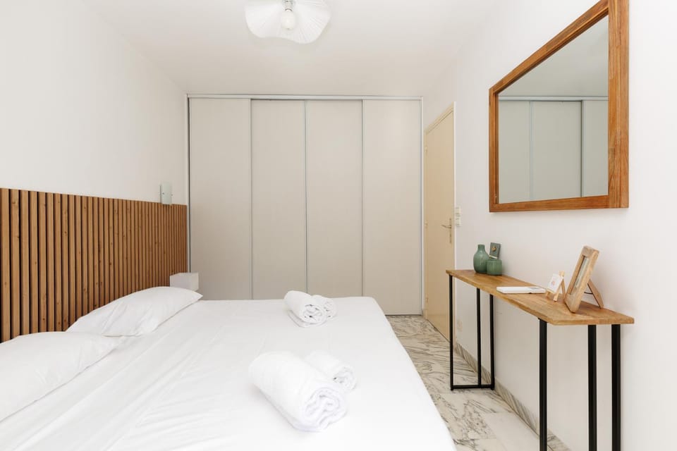Upstays Cosy T2 32m2 with terrace and AC Apartment in Cannes