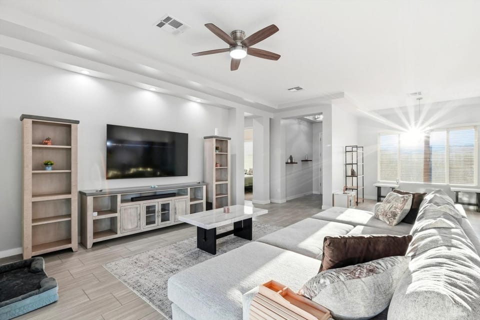New 4BR Home Near Spring Training Sleeps 10 House in Surprise