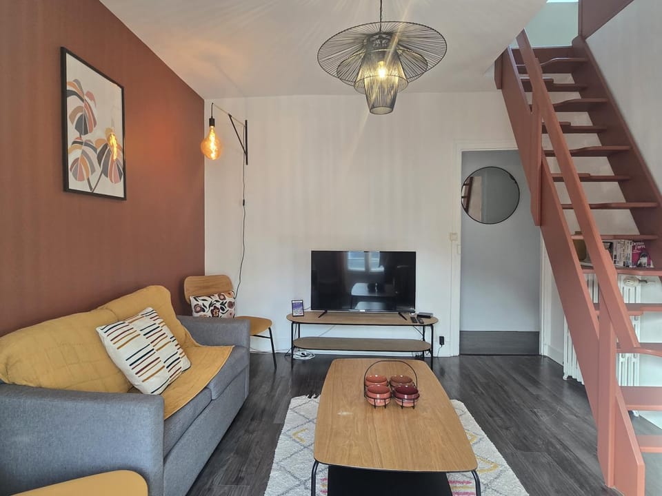 Communal lounge/ TV room, Living room