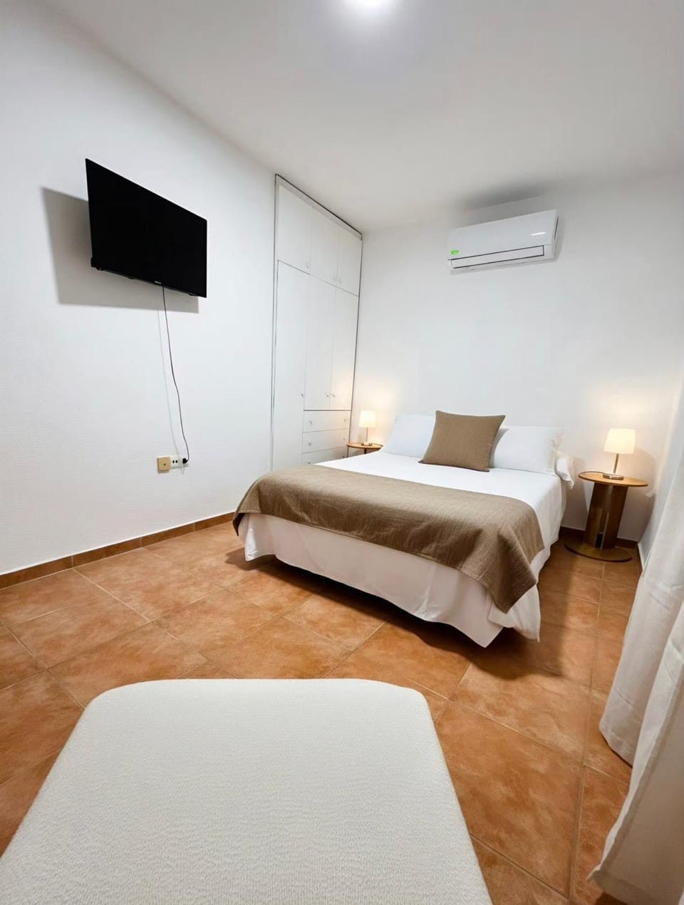 TV and multimedia, air conditioner