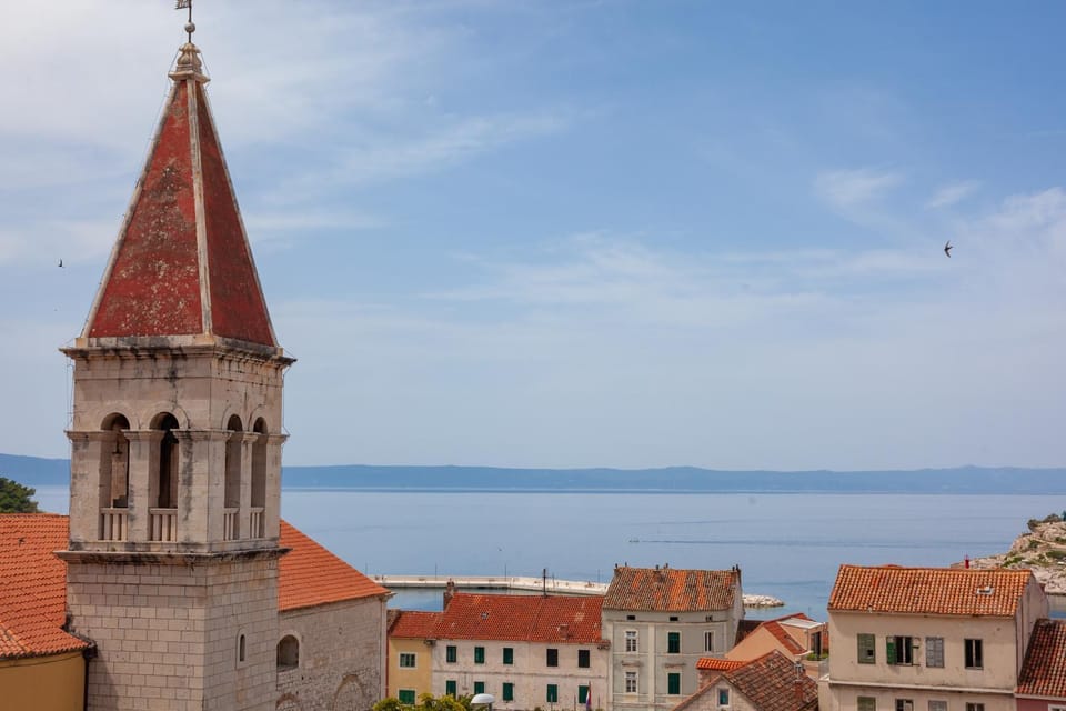 Nearby landmark, Neighbourhood, Sea view