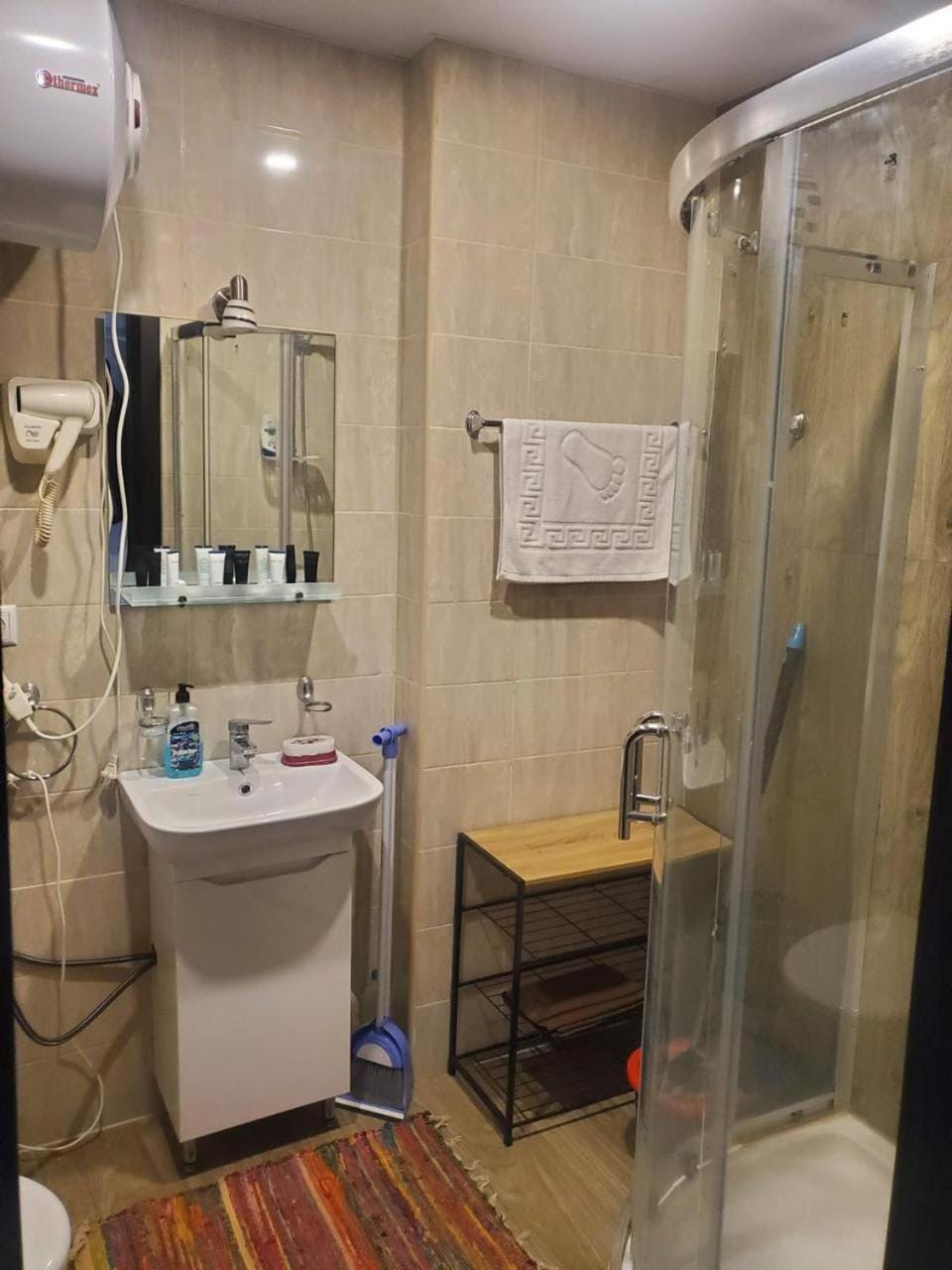 Shower, Bathroom, towels