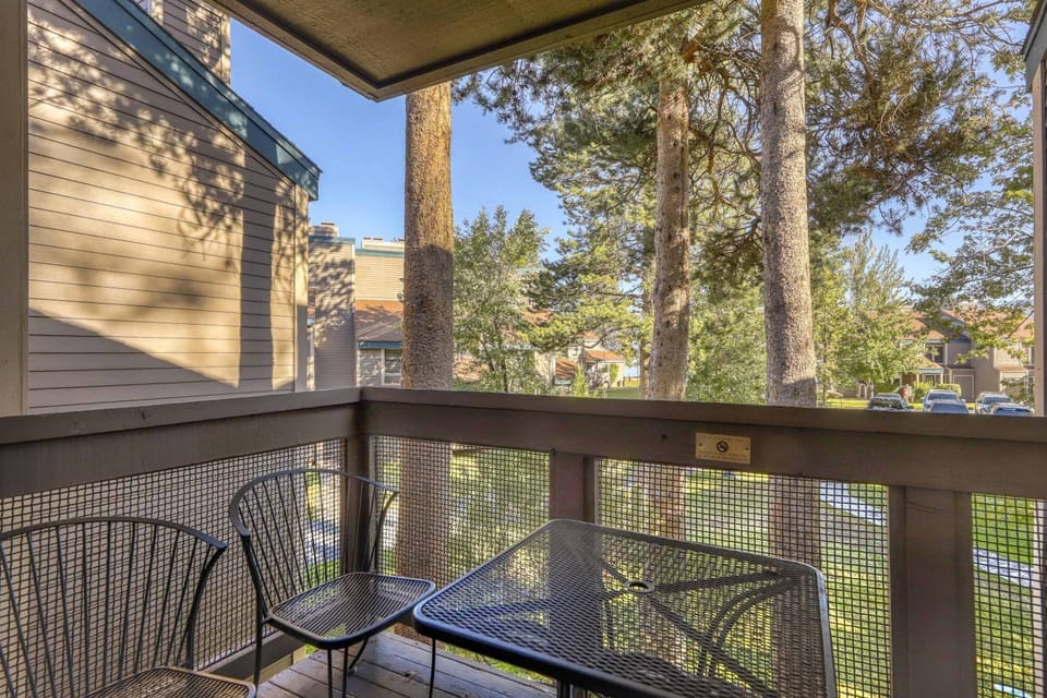 Lake days mountain adventures & resort amenities right outside your door House in South Lake Tahoe