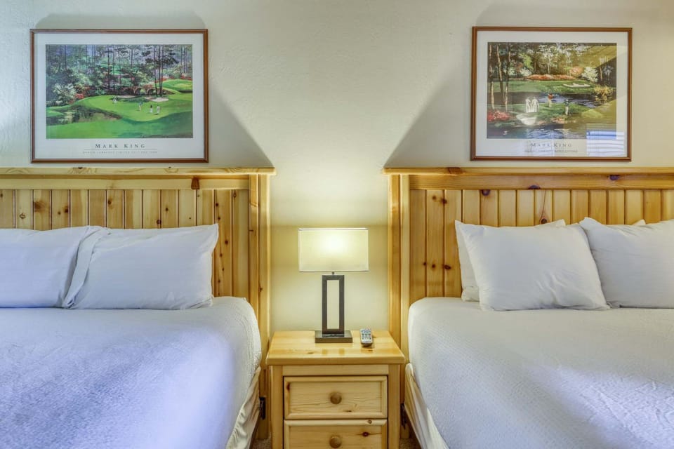 Lake days mountain adventures & resort amenities right outside your door House in South Lake Tahoe