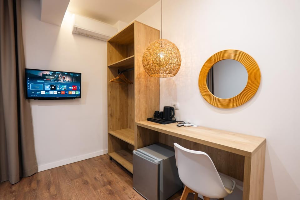 TV and multimedia, hair dresser