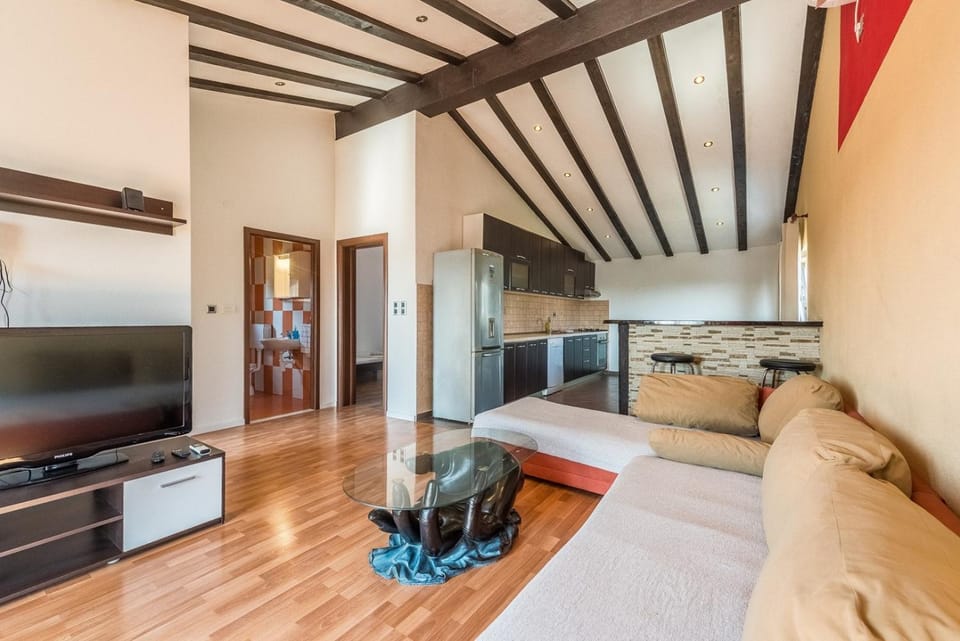 Apartments Tonči OG Bed and Breakfast in Okrug Gornji