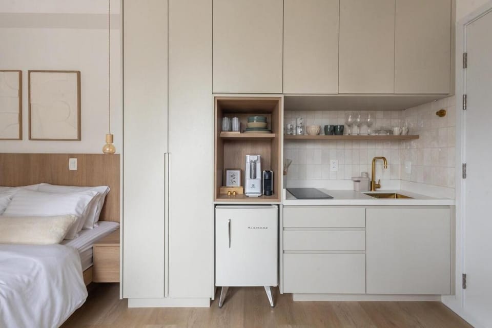 Bed, Coffee/tea facilities, Kitchen or kitchenette, Photo of the whole room, Bedroom, minibar
