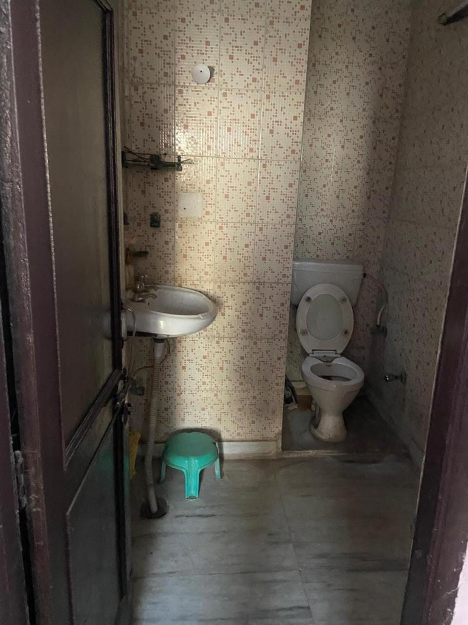Affordable Independent 2BHK Entire Floor Apartment in New Delhi