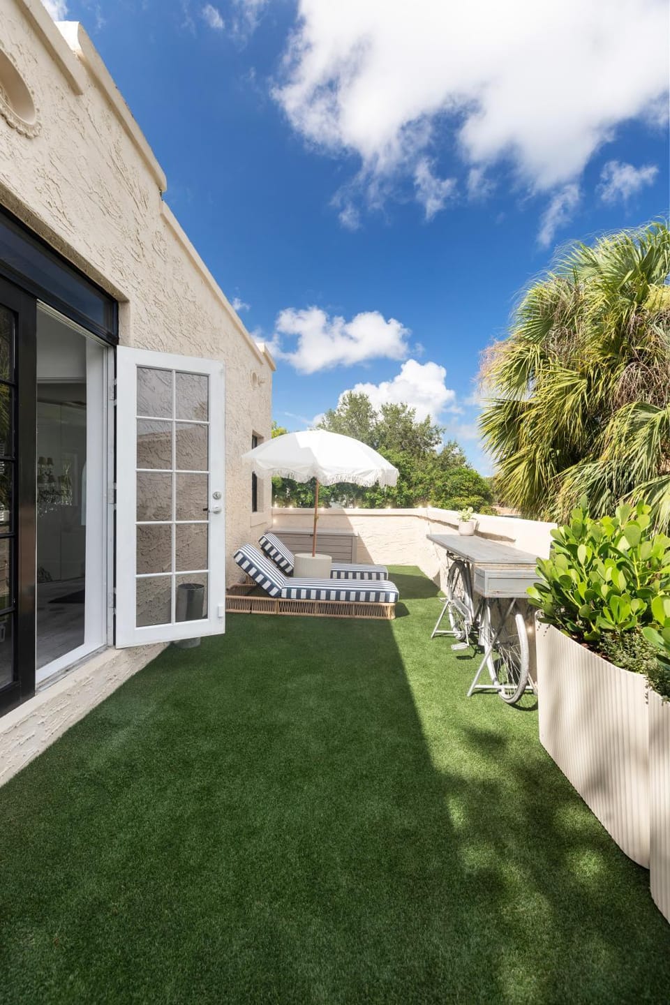 Ivory Rook House House in Miami