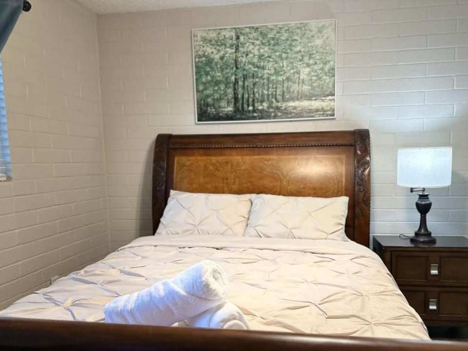 Fully Furnished 2BR Short • Mid • Long-Term Pool Apartment in Mesa