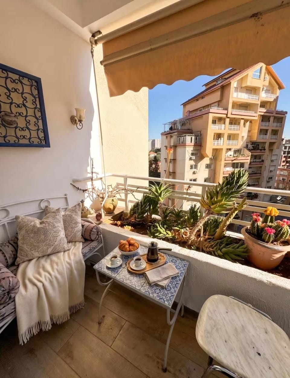 Elegant cocoon in Algiers Balcony & private parking Apartment in Algiers [El Djazaïr]