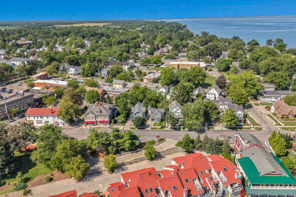 Steps to Beach, Eats & Marina! w/ Charming Patio House in Vermilion