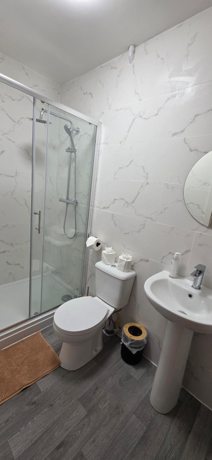 Burton House - 1BR - Sleeps 2 - Flat 3 Apartment in Barry