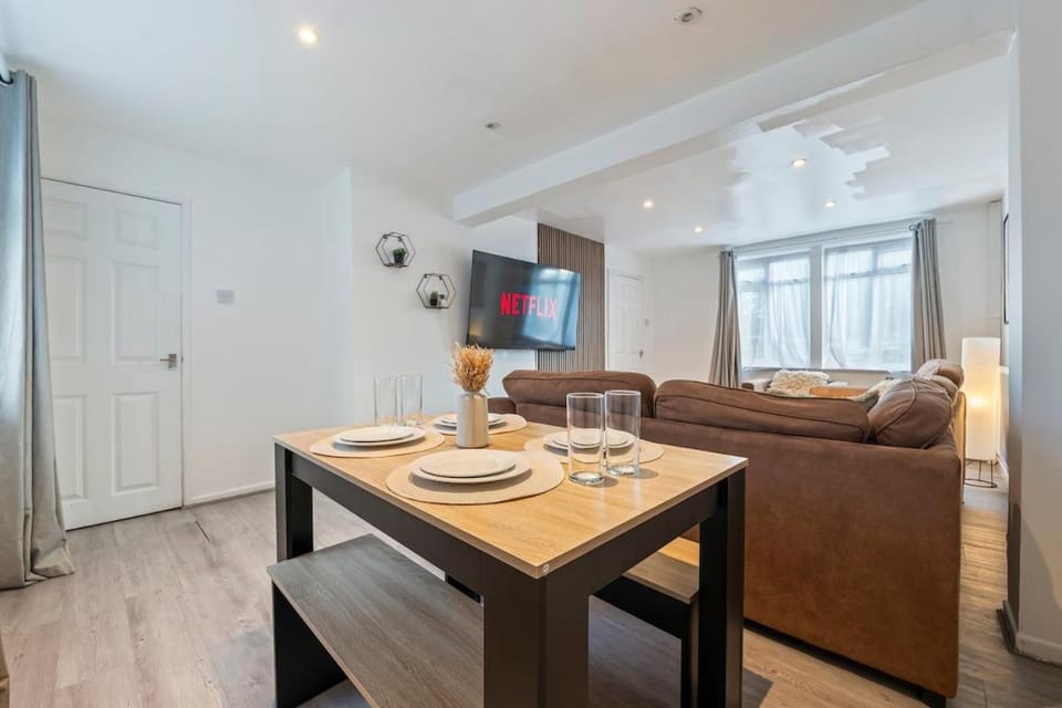 TV and multimedia, Living room, Seating area