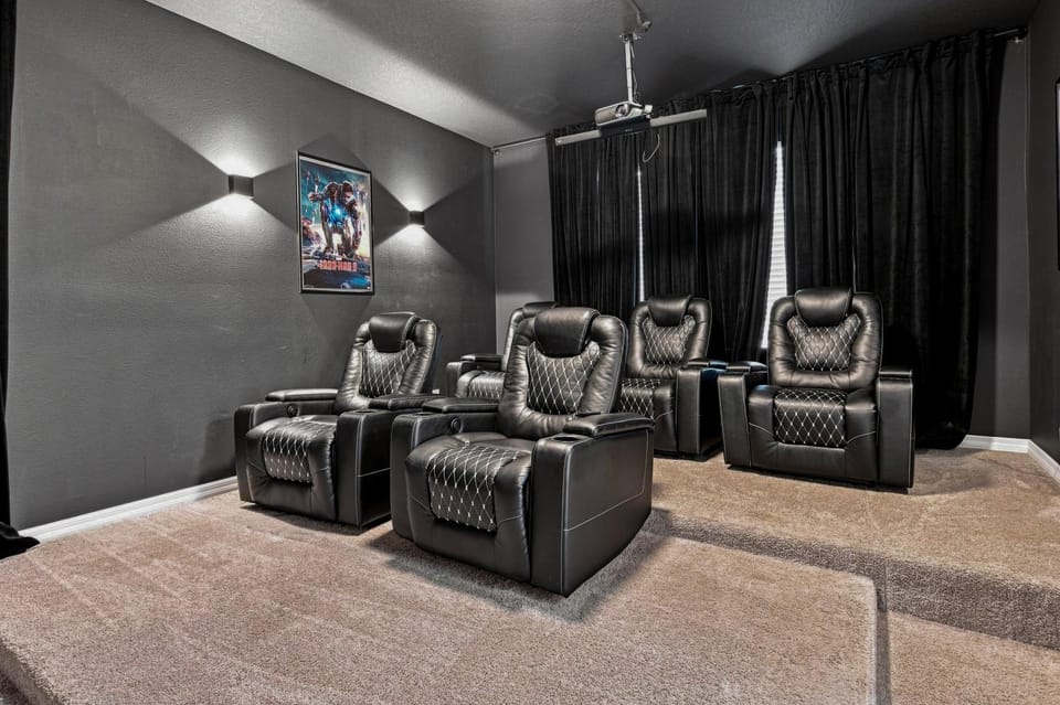 7BR Near Disney Private Pool & Home Theater Villa in Kissimmee