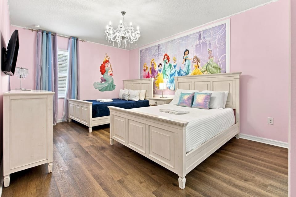7BR Near Disney Private Pool & Home Theater Villa in Kissimmee
